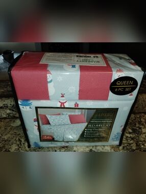 Queen 6-Piece Holiday Snowman Bed Sheet Set - Red, Light Blue, White